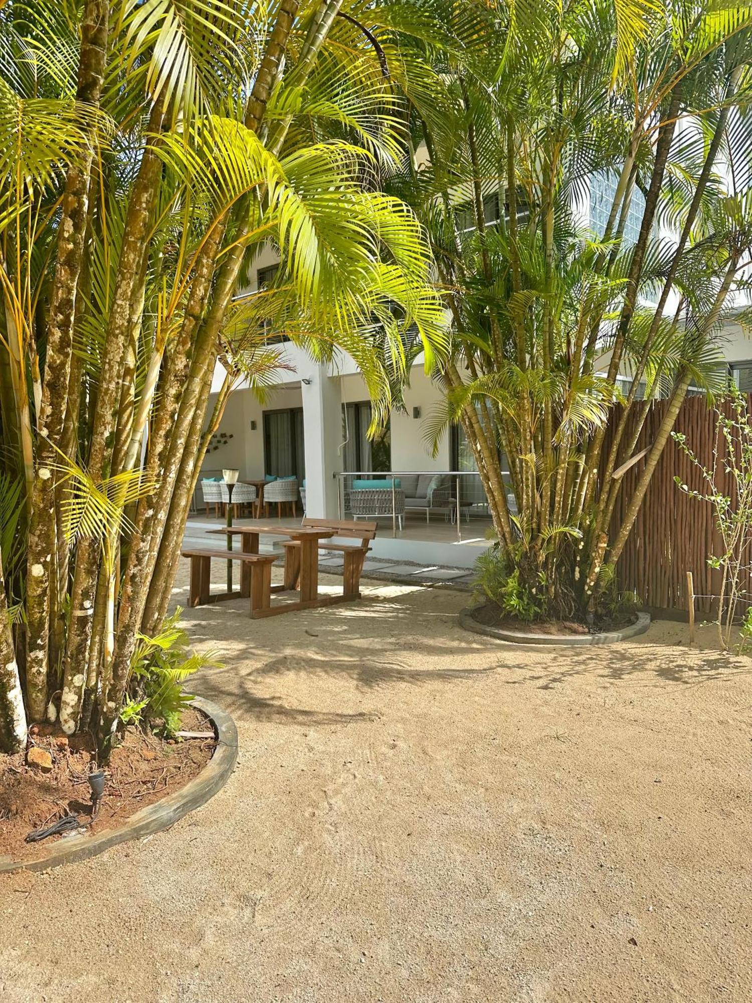 Pineapple Beach Villas Baie Lazare  Exterior foto